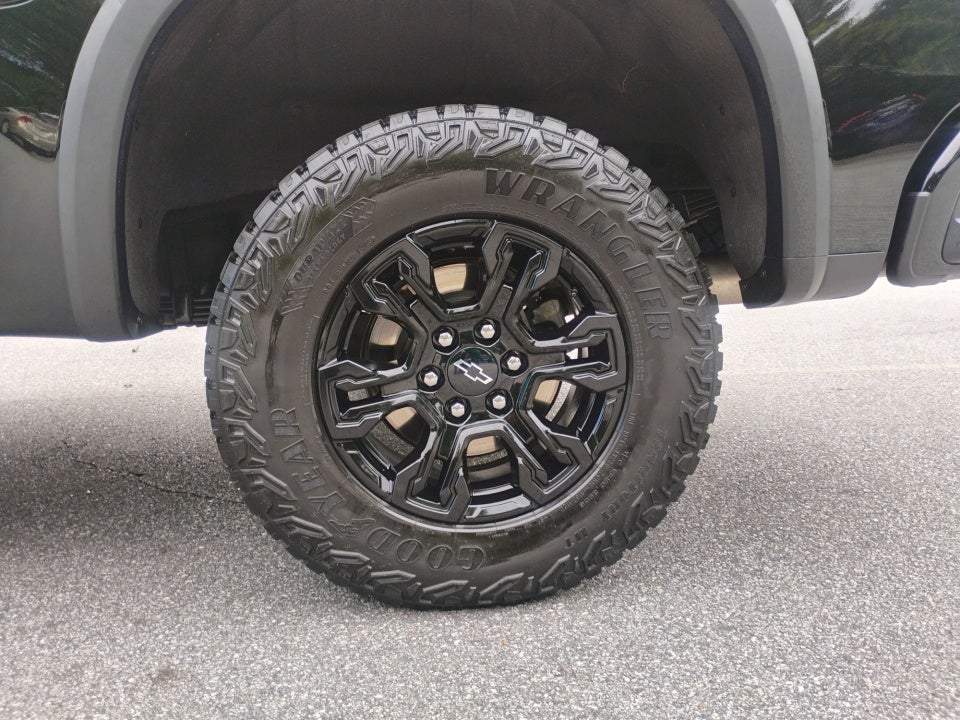 2023 Chevrolet Silverado 1500 ZR2