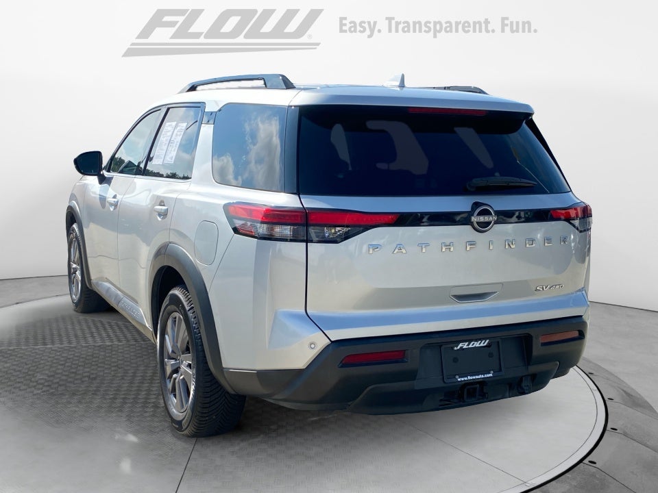 2022 Nissan Pathfinder SV