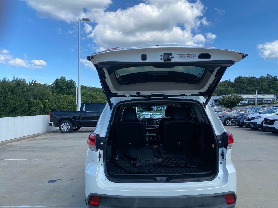 2017 Toyota Highlander SE