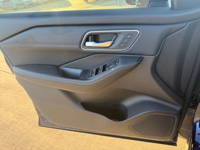 2024 Nissan Rogue Platinum FWD