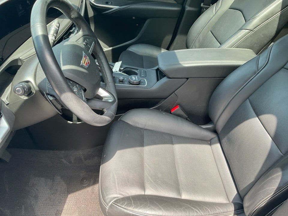 2024 Cadillac XT4 FWD Premium Luxury