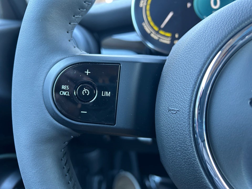 2024 MINI SE Hardtop Cooper