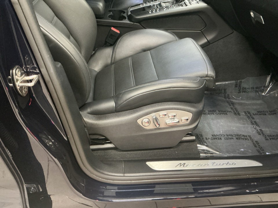 2020 Porsche Macan Turbo