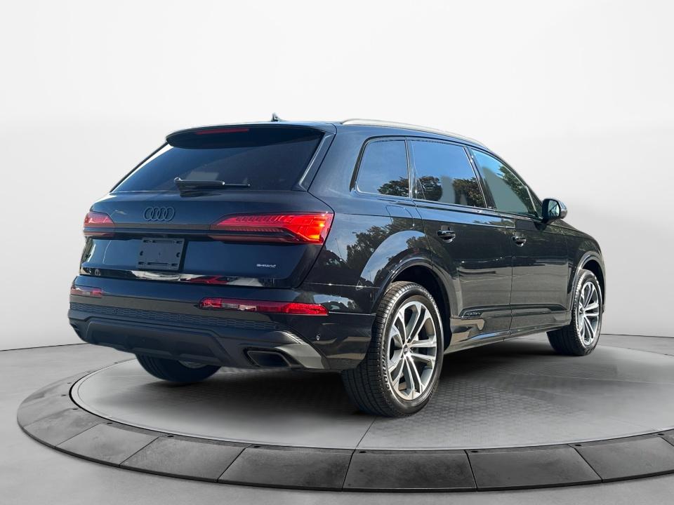 2026 Audi Q7 Premium
