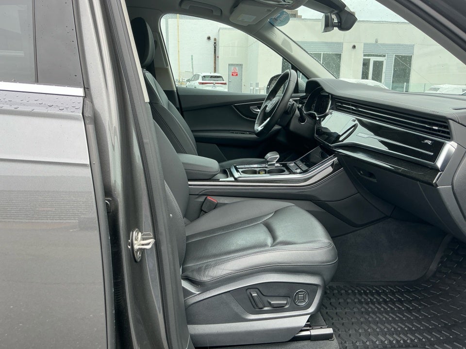 2023 Audi Q7 Premium Plus