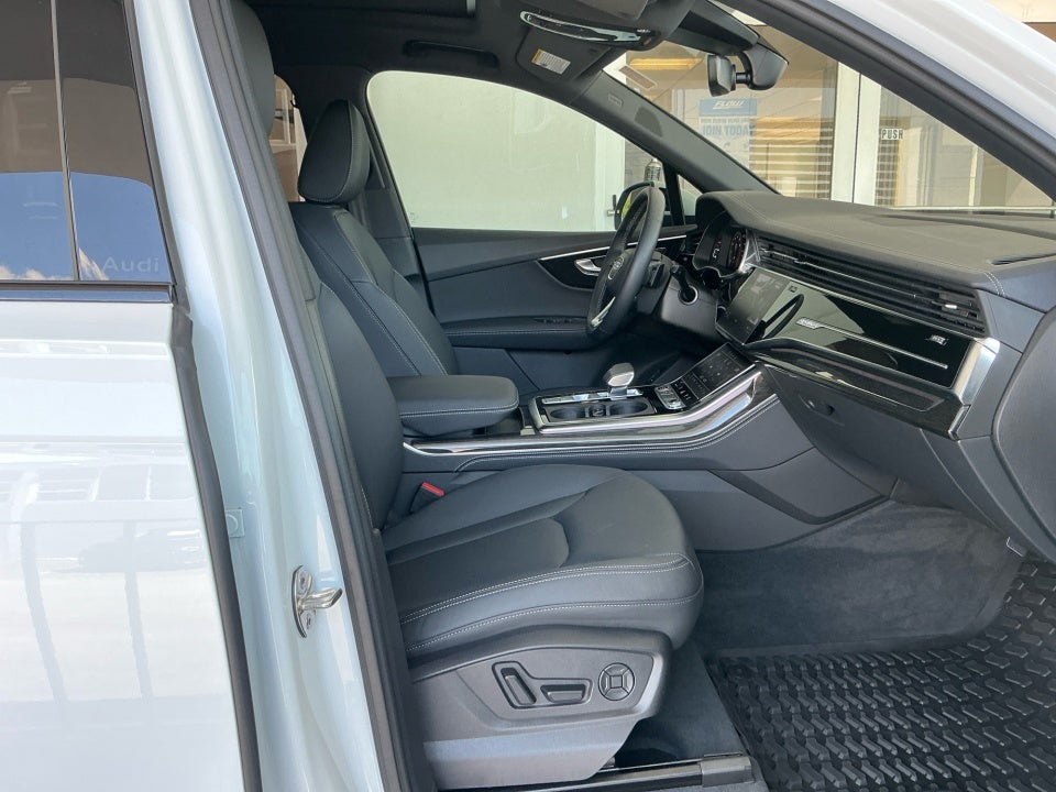 2026 Audi Q7 Premium Plus 55 TFSI quattro tiptronic