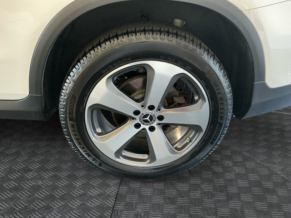 2022 Mercedes-Benz GLC 300 GLC 300
