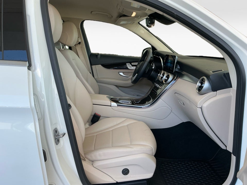 2022 Mercedes-Benz GLC 300 GLC 300