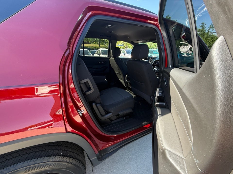 2023 Chevrolet Traverse AWD LT Cloth