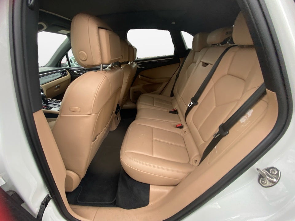 2023 Porsche Macan Base