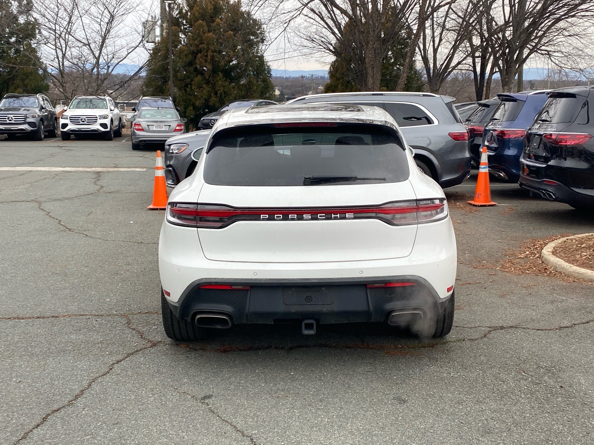 2023 Porsche Macan Base