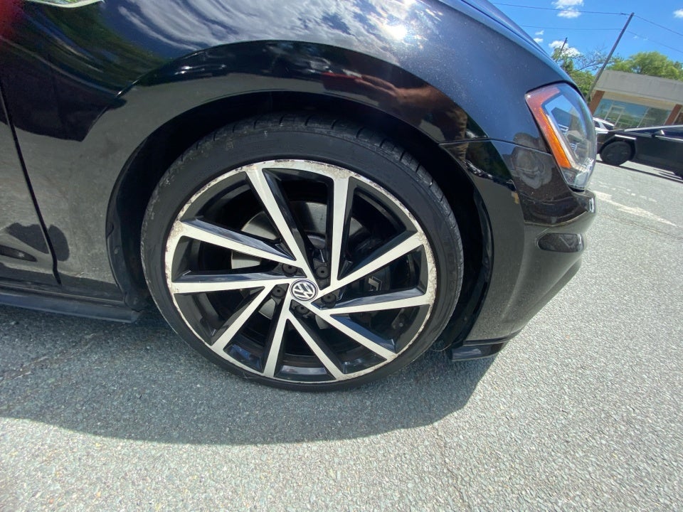 2018 Volkswagen Golf R 2.0T w/DCC & Navigation