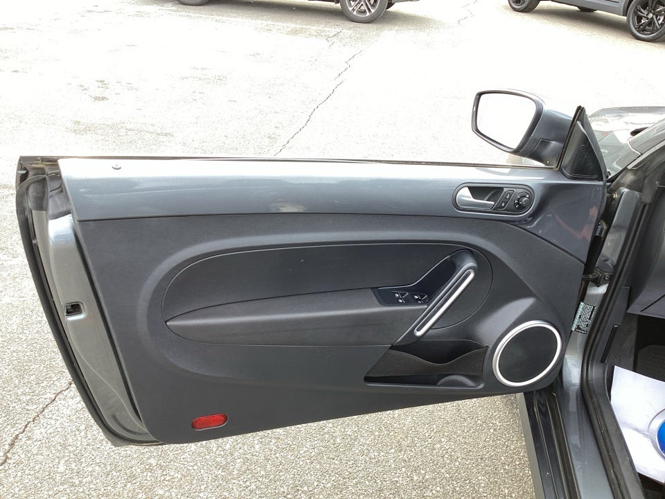 2013 Volkswagen Beetle Convertible 2.5L