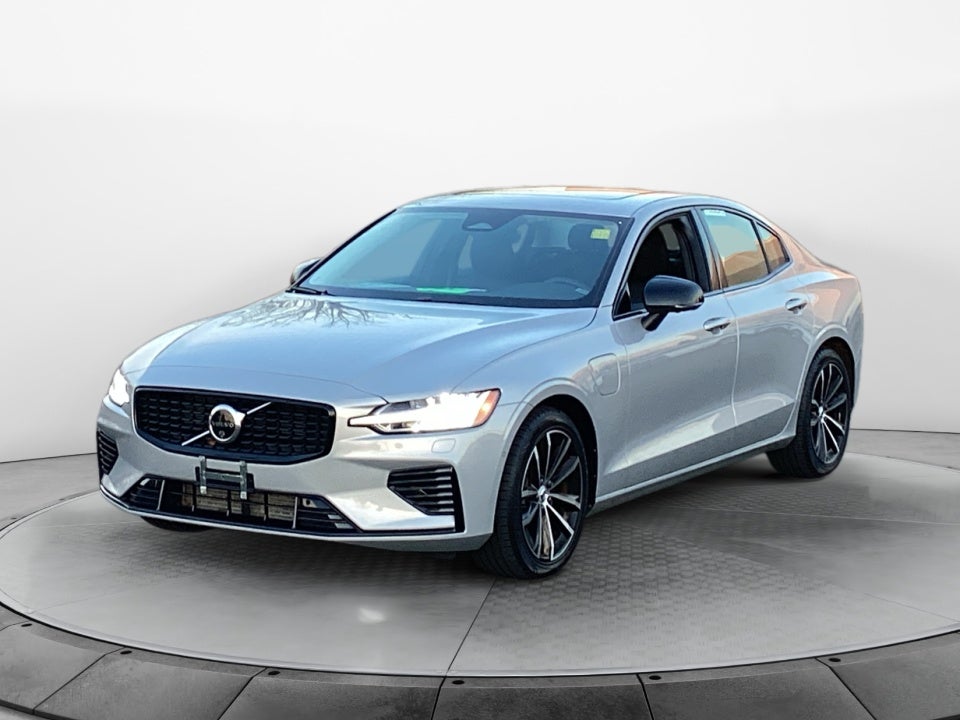 2024 Volvo S60 Recharge Plug-In Hybrid T8 Plus Dark Theme