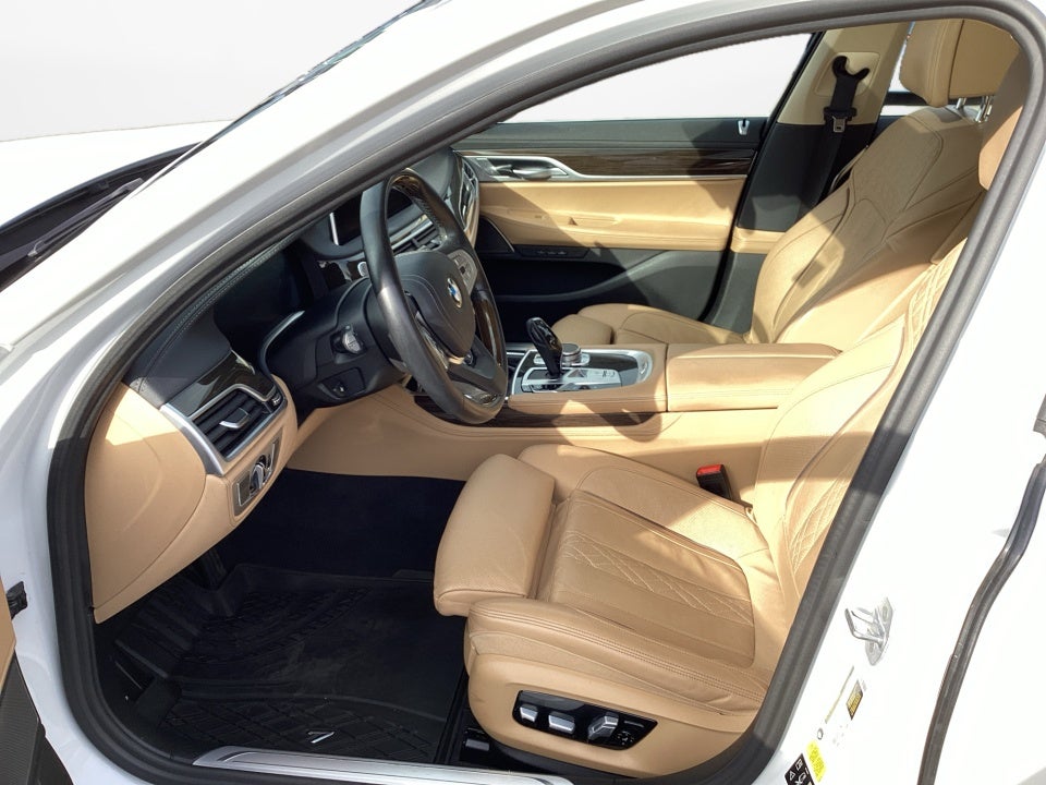2021 BMW 750i xDrive