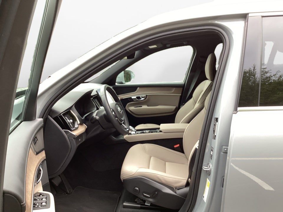 2026 Volvo XC90 Core