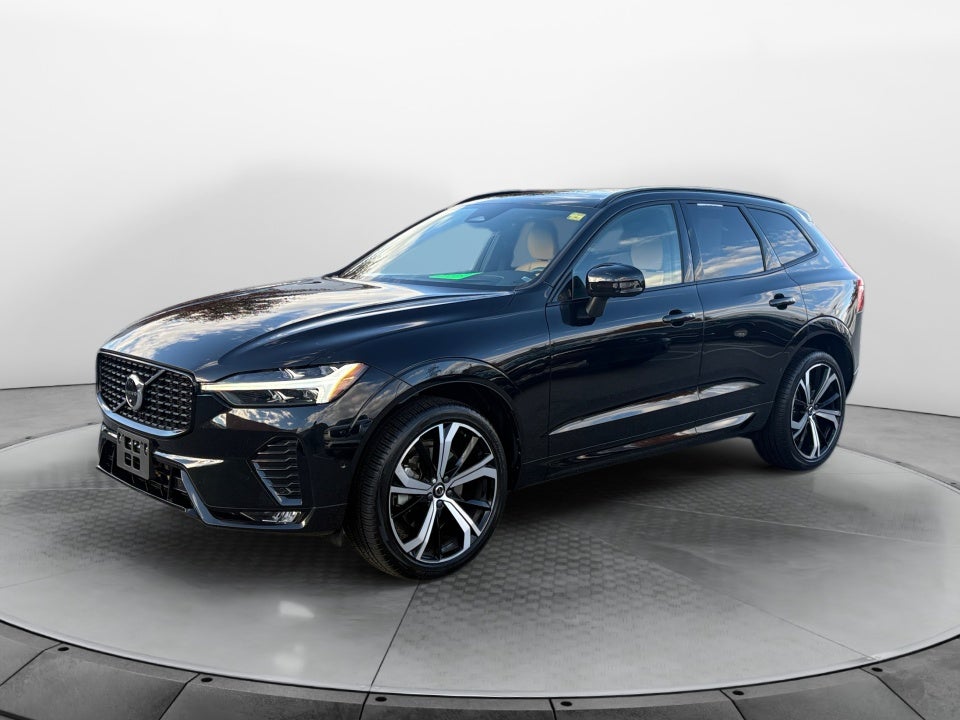 2023 Volvo XC60 B6 Ultimate Dark Theme
