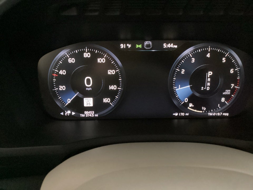 2020 Volvo XC90 Momentum