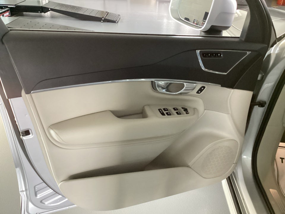 2020 Volvo XC90 Momentum