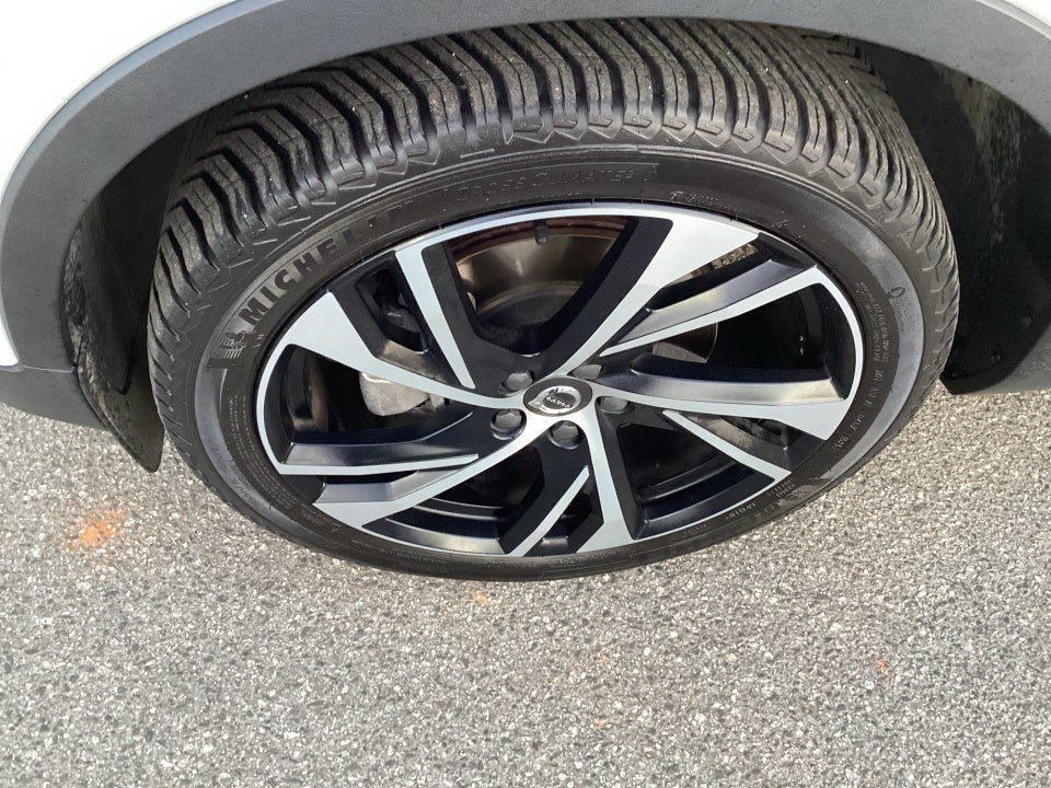 2020 Volvo XC40 T5 R-Design