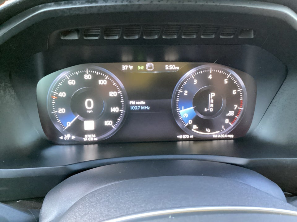 2018 Volvo XC90 T6 Momentum