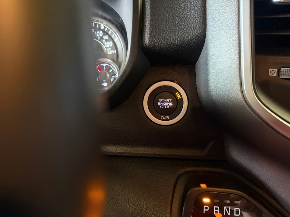 2021 RAM 1500 Big Horn Crew Cab 4x4 5'7" Box