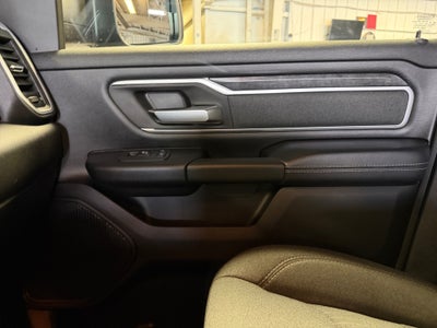 2021 RAM 1500 Big Horn Crew Cab 4x4 5'7" Box