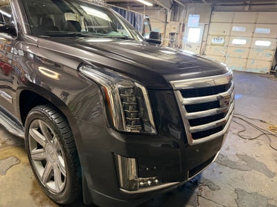 2016 Cadillac Escalade Luxury Collection