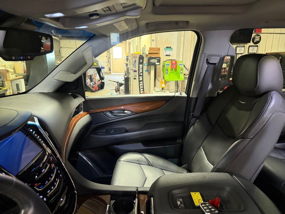 2016 Cadillac Escalade Luxury Collection