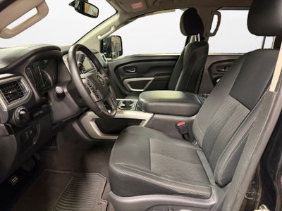 2018 Nissan TITAN SV