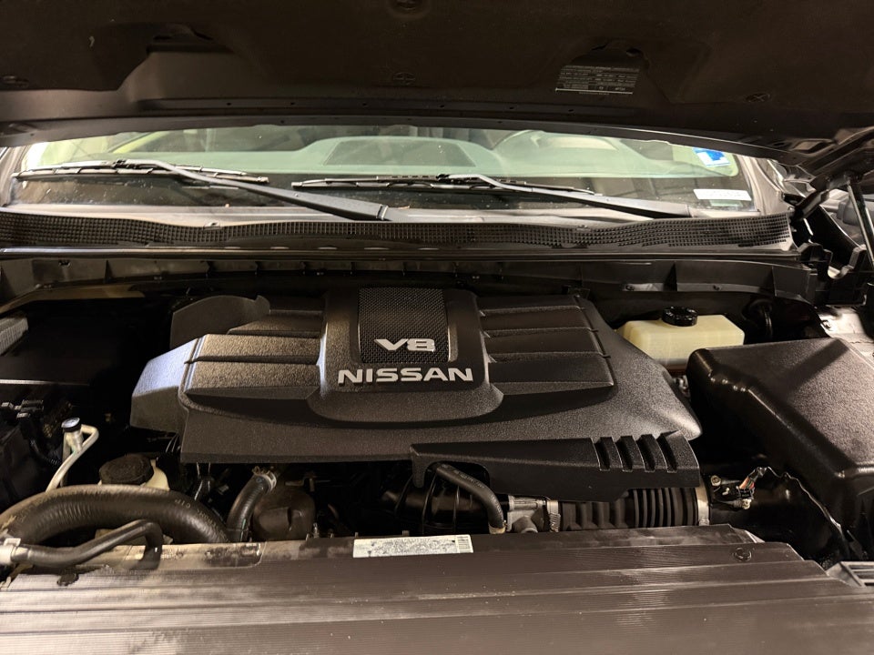 2018 Nissan TITAN SV