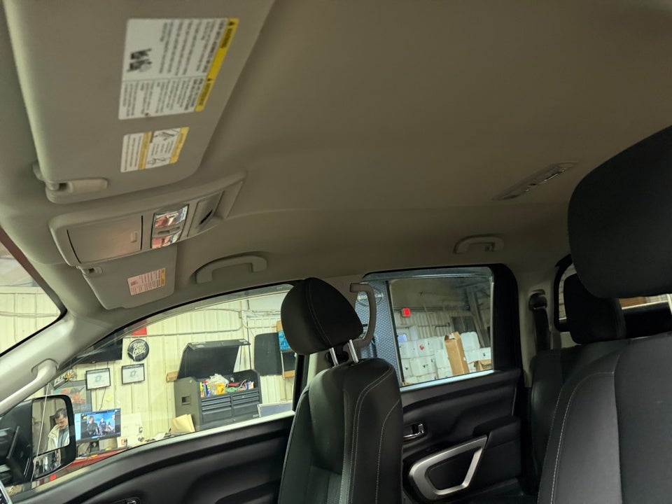 2018 Nissan TITAN SV