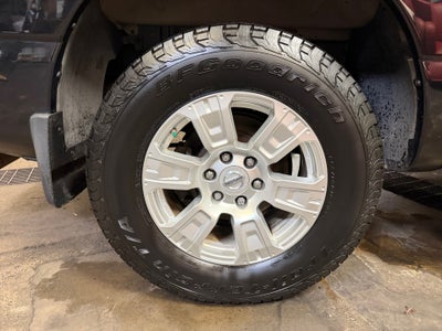 2018 Nissan TITAN SV