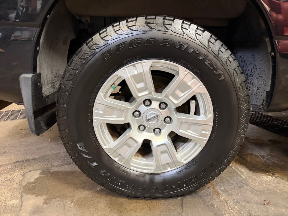 2018 Nissan TITAN SV