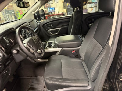 2018 Nissan TITAN SV