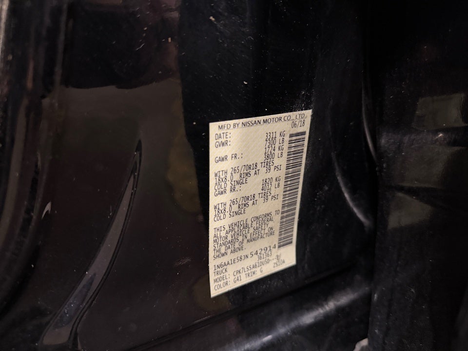 2018 Nissan TITAN SV