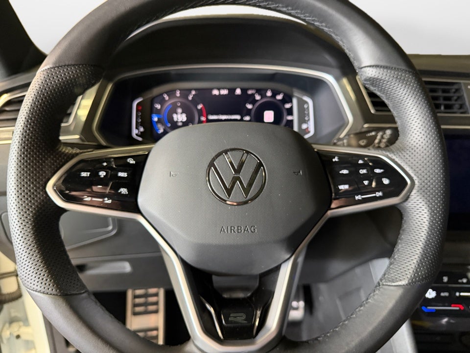 2024 Volkswagen Tiguan 2.0T SEL R-Line