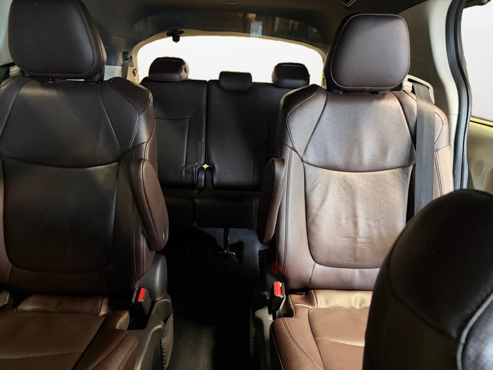 2022 Toyota Sienna Platinum