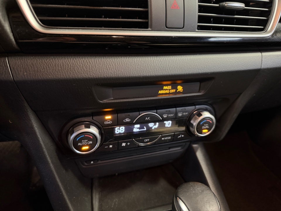 2015 Mazda Mazda3 Hatchback i Touring