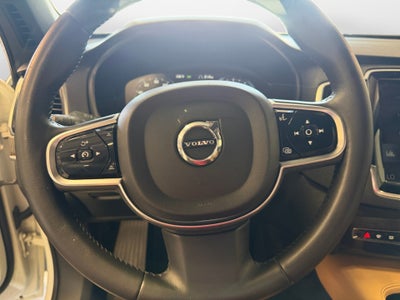 2017 Volvo XC90 Momentum