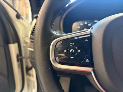 2017 Volvo XC90 Momentum