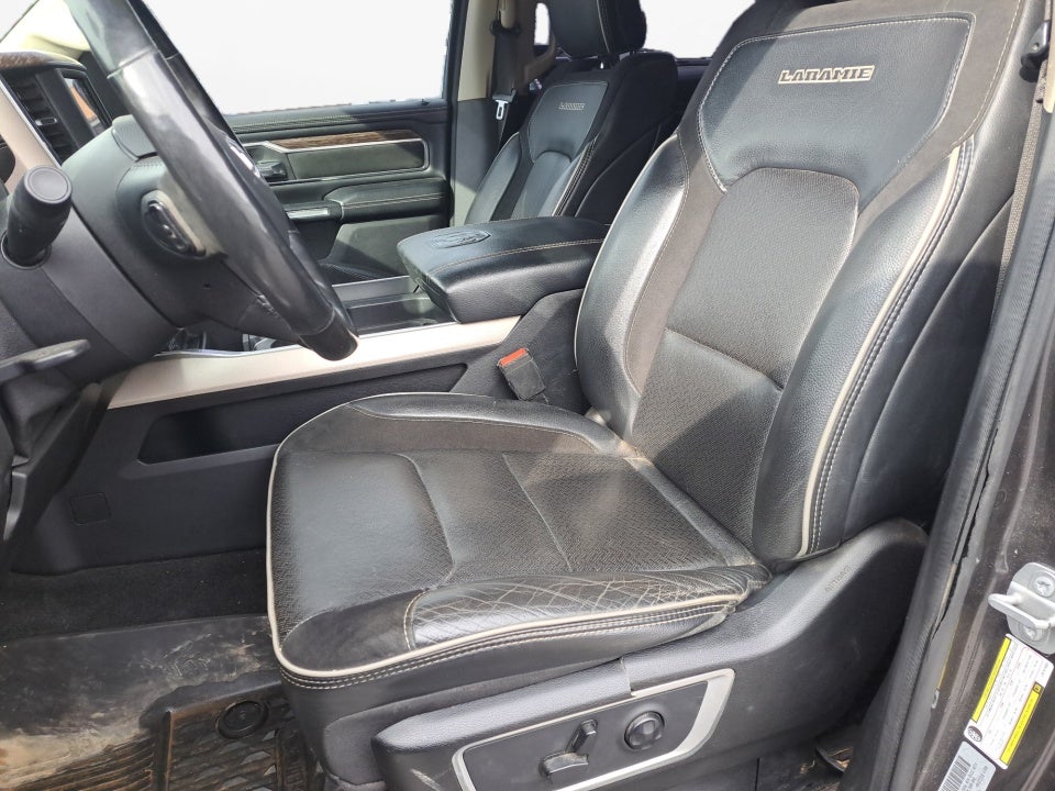 2020 RAM 1500 Laramie Crew Cab 4x4 6'4" Box