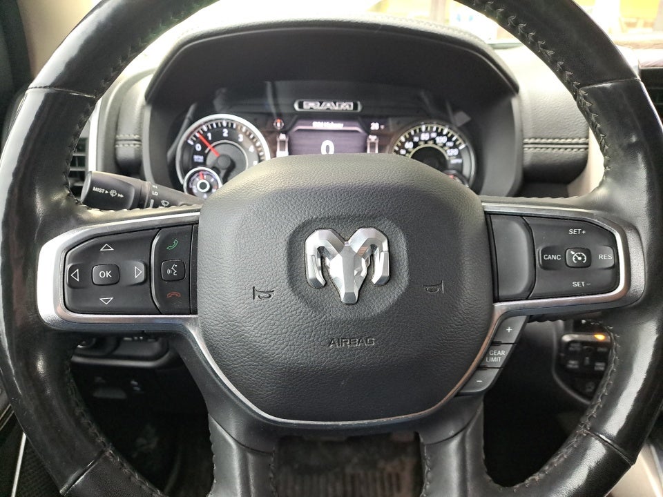 2020 RAM 1500 Laramie Crew Cab 4x4 6'4" Box