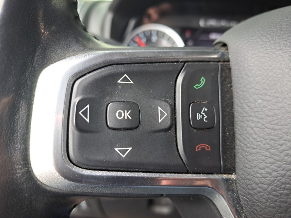 2020 RAM 1500 Laramie Crew Cab 4x4 6'4" Box