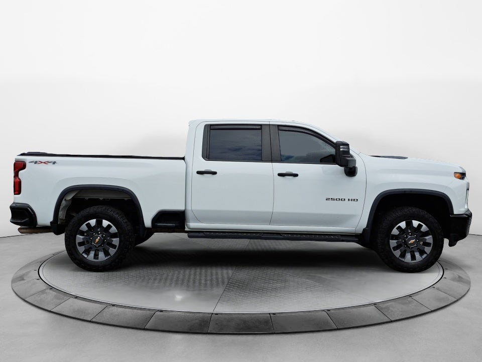 2021 Chevrolet Silverado 2500HD 4WD Crew Cab Standard Bed Custom