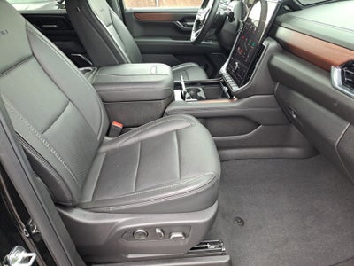 2025 GMC Yukon 4WD Denali