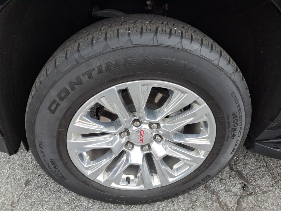 2025 GMC Yukon 4WD Denali
