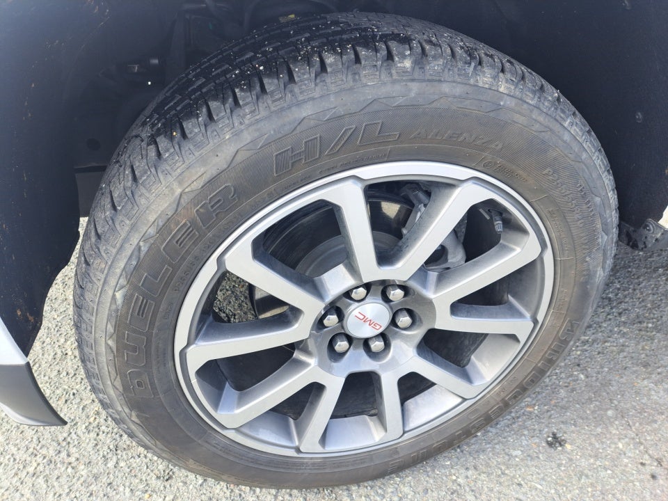 2022 GMC Canyon 4WD Crew Cab Short Box Denali