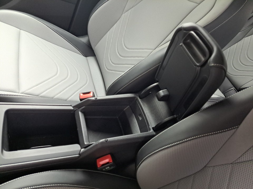2025 Volkswagen Tiguan SE R-Line Black