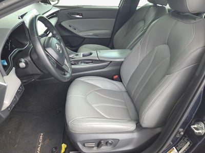 2019 Toyota Avalon XLE